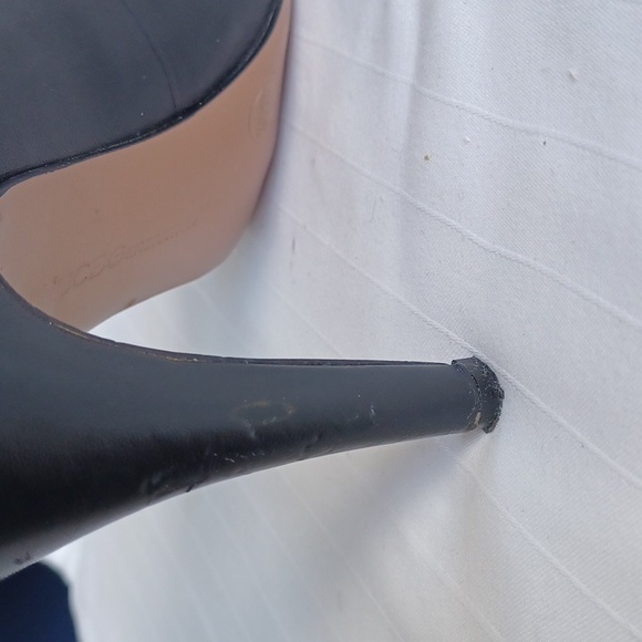 BCBGeneration "Cielo" Black Leather Pump- Sz. 7.5 - Picture 8 of 16